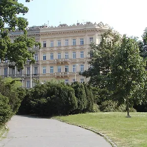 apartments-katarina.praguehotelsweb.com/