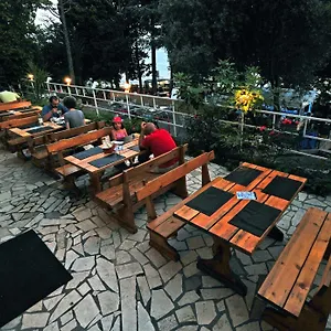 Dck Bed & Breakfast Kostrena