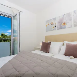 https://villa-anastasia-trogir.hotels-in-trogir.com